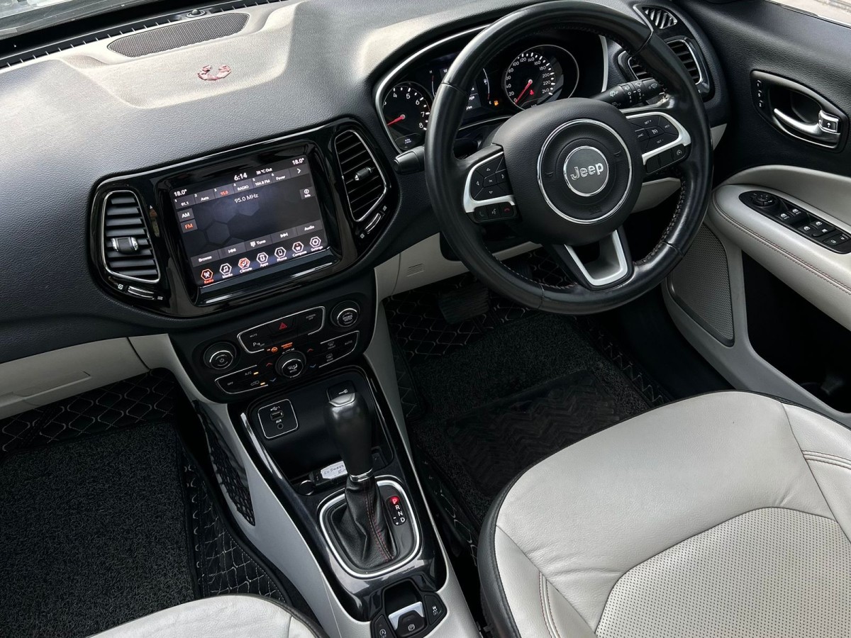 JEEP COMPASS 1.4 LIMITED PLUS (O) DDCT AUTO SUN-ROOF 